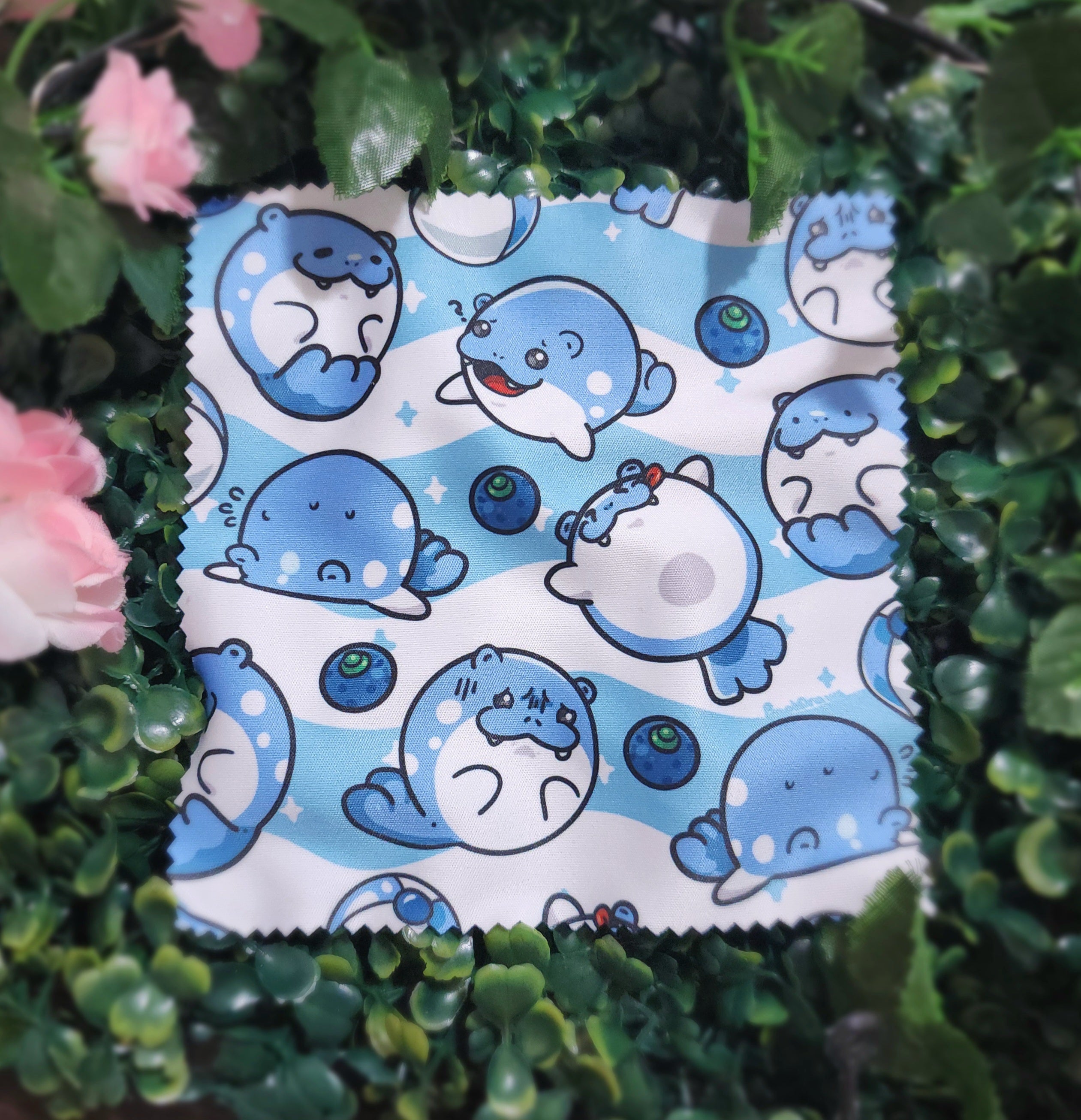 Roundest Seal Microfiber