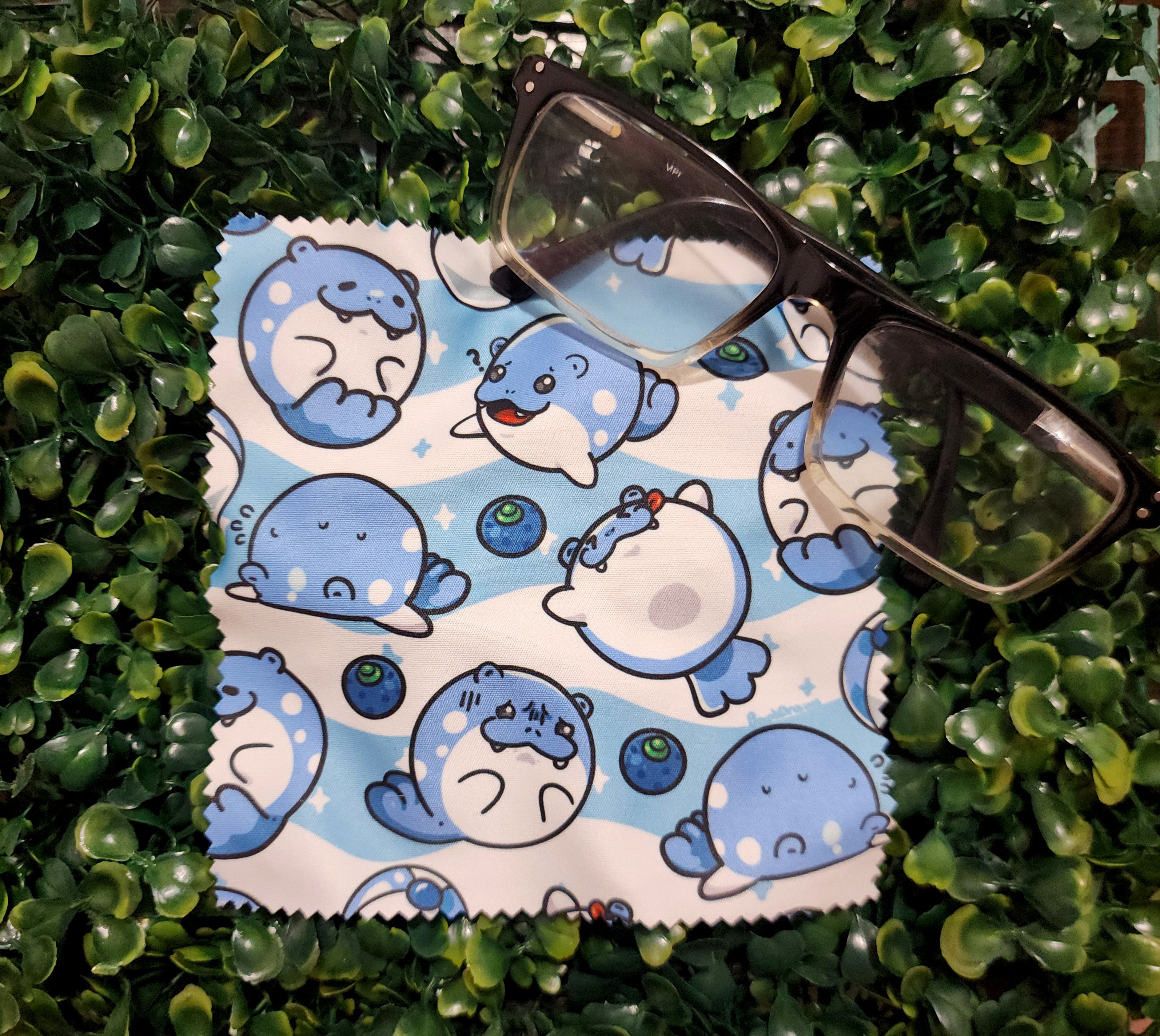 Roundest Seal Microfiber